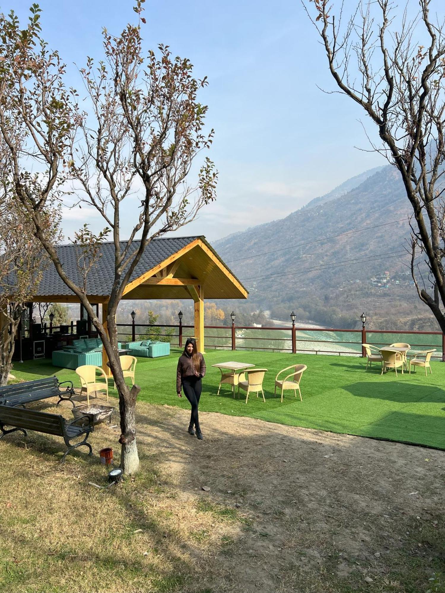Regenta Inn By Riverside Manali Экстерьер фото