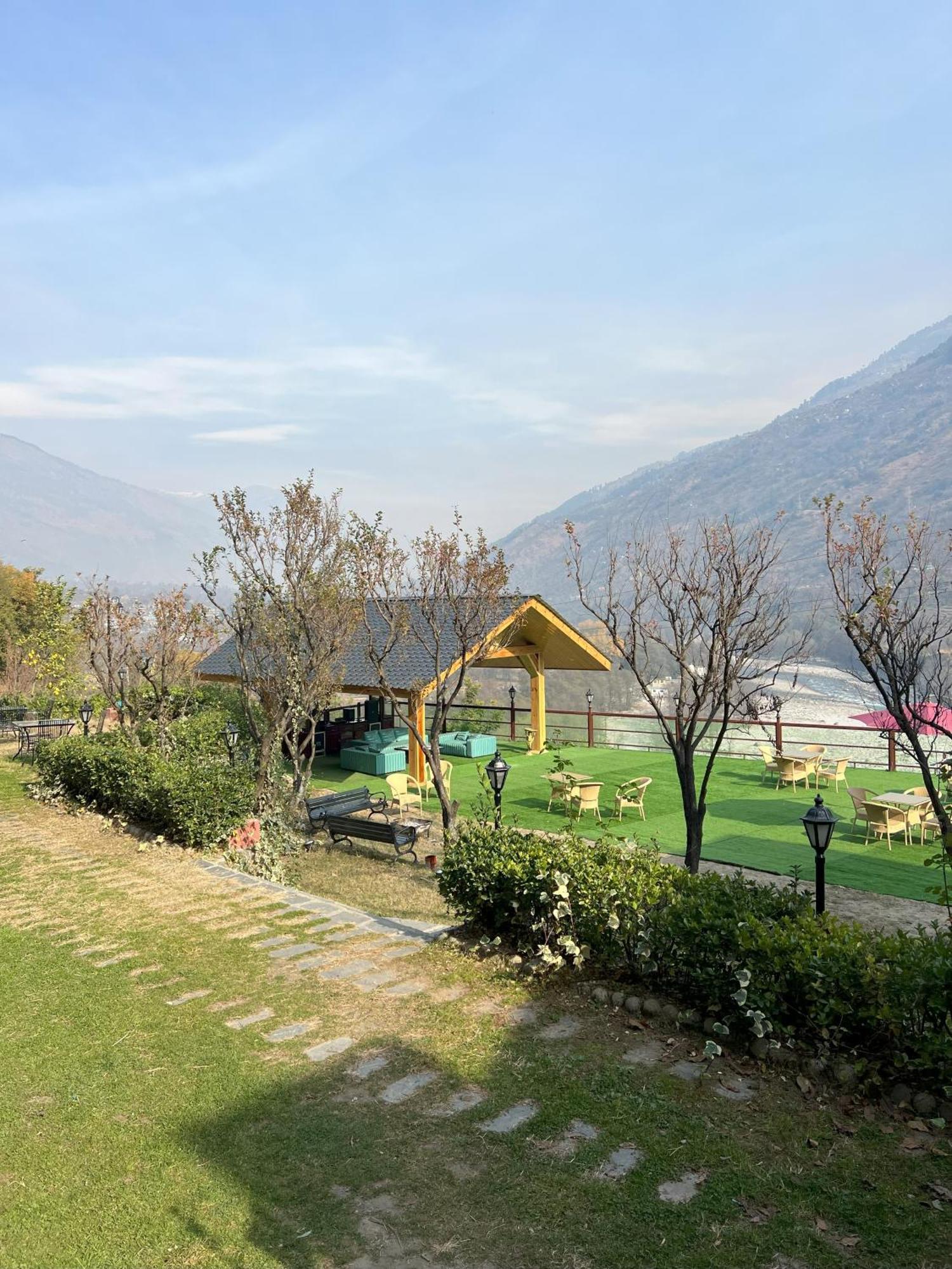 Regenta Inn By Riverside Manali Экстерьер фото