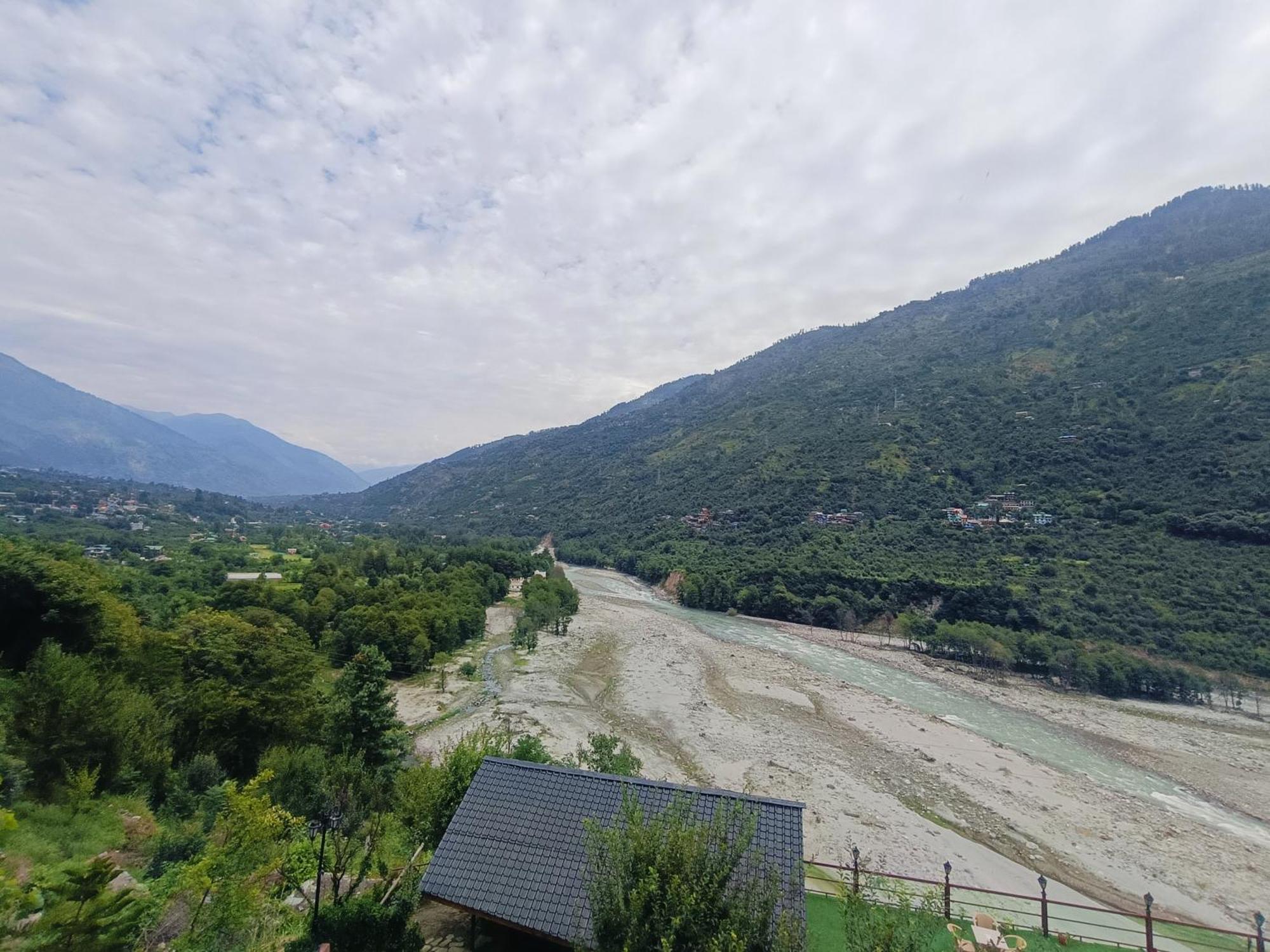 Regenta Inn By Riverside Manali Экстерьер фото